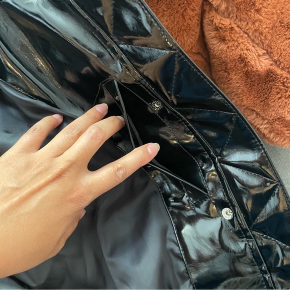 Glossy faux leather puffer - Picture 12 of 12